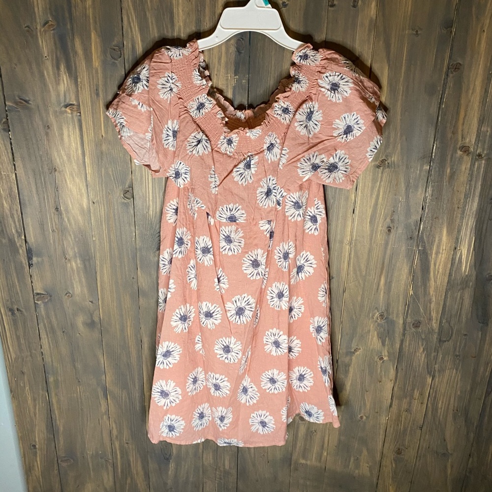 Cute Easel Floral Blouse Top Sz L New w/out Tags